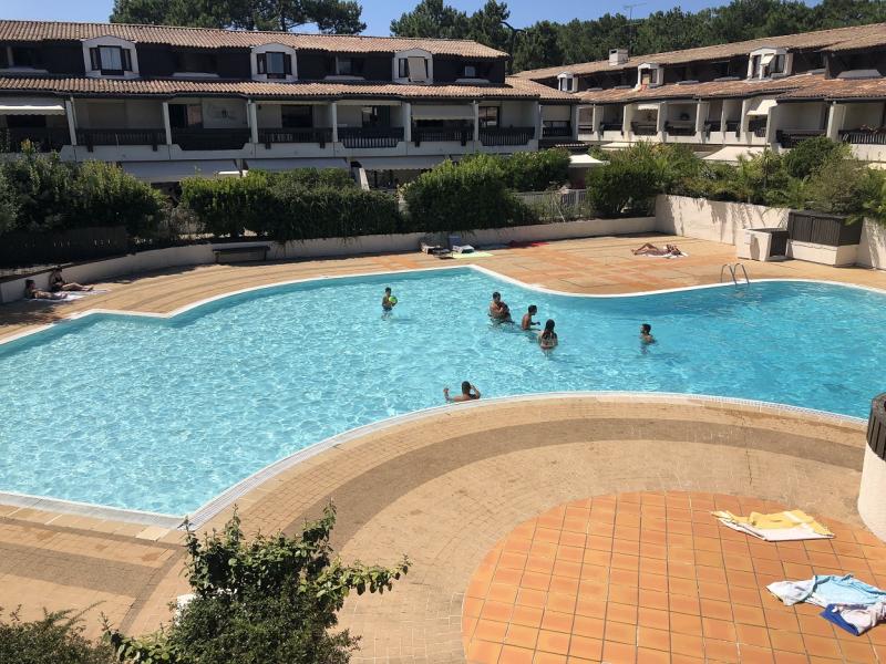 Appartement à louer pour vos vacances sur Cap Ferret centre<br />Au meilleur tarif, appartement pour les familles, calme, avec psicine à procimité des commodités et de la plage.